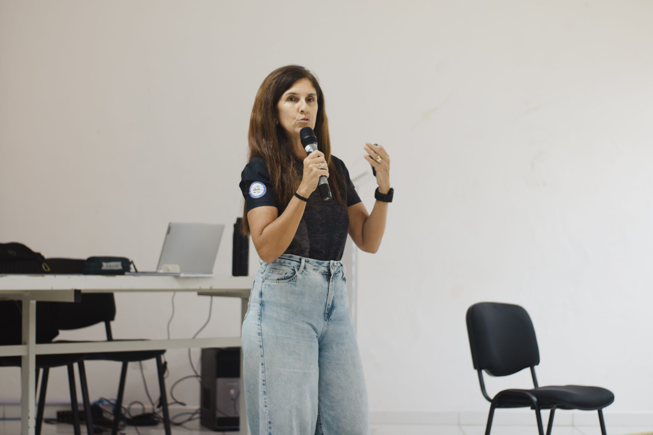 Fabiana Carna&uacute;ba representa Instituto Samurai em palestra sobre capta&ccedil;&atilde;o de recursos no FAF Educa